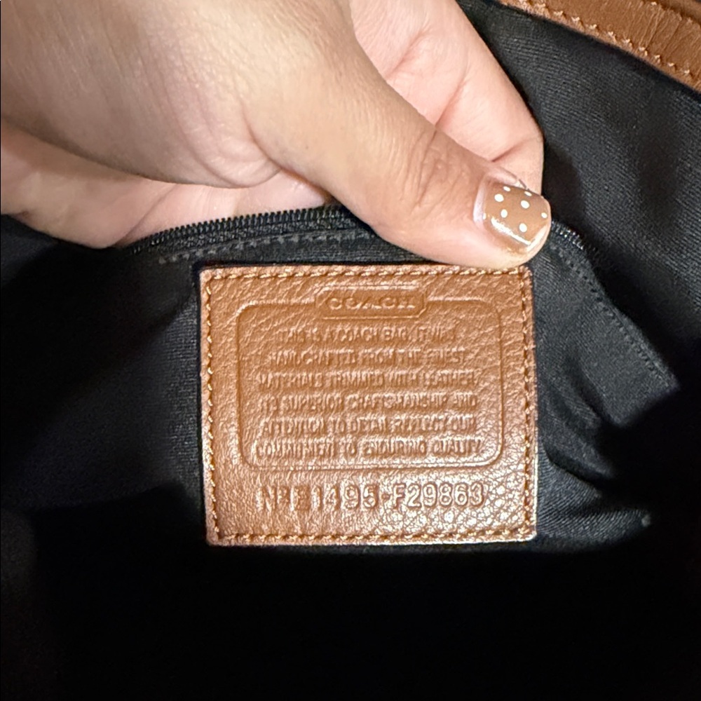 SOLDDDDDDDD Coach Canvas Shoulder Bag in Tan, Black and Cream - Picture 7 of 8